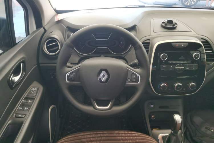 Used Renault Captur 2018 TCe190 Urban Style Edition
