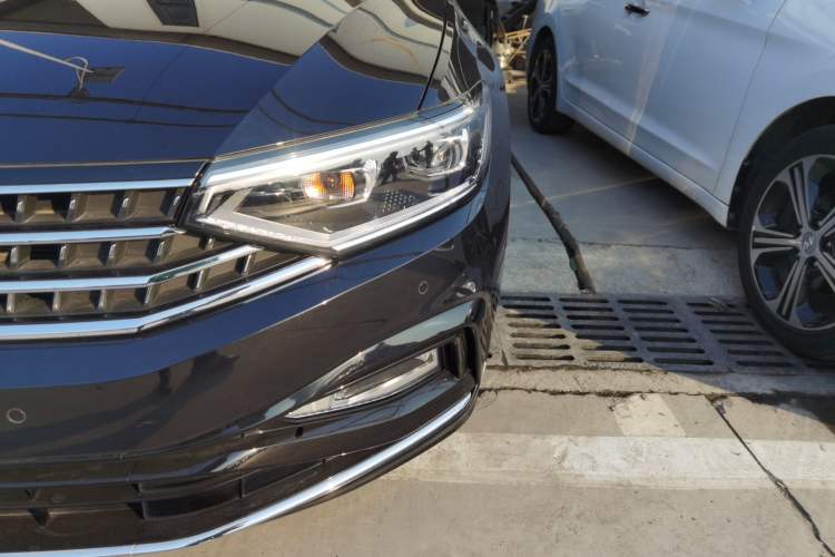 Used Volkswagen Magotan 2023 2 Million Units Commemorative Edition 330TSI DSG Luxury Version
