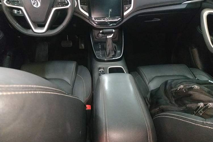 Used Baojun 530 2021 Global Car Anniversary Edition 1.5T CVT Prestige Connected Model 7 Seats
