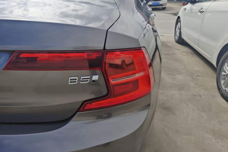 Used Volvo S90 2018 T4 Zhiyi Edition