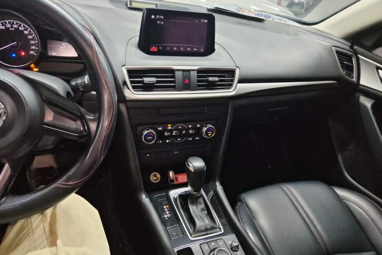 Used Mazda Mazda 3 Axela 2017 Sedan 1.5L Automatic Luxury Model Emission Standard China V
