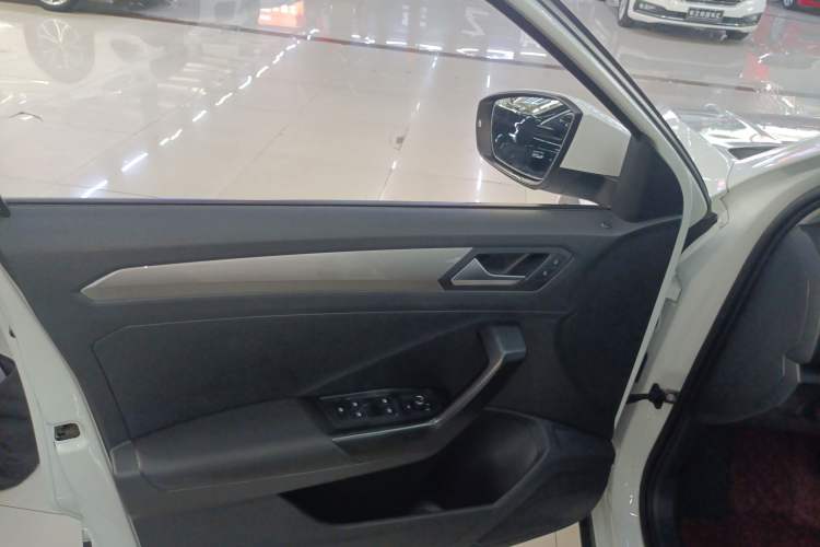 Used Volkswagen T-ROC 2020 230TSI DSG Two-Wheel Drive Advanced Version
