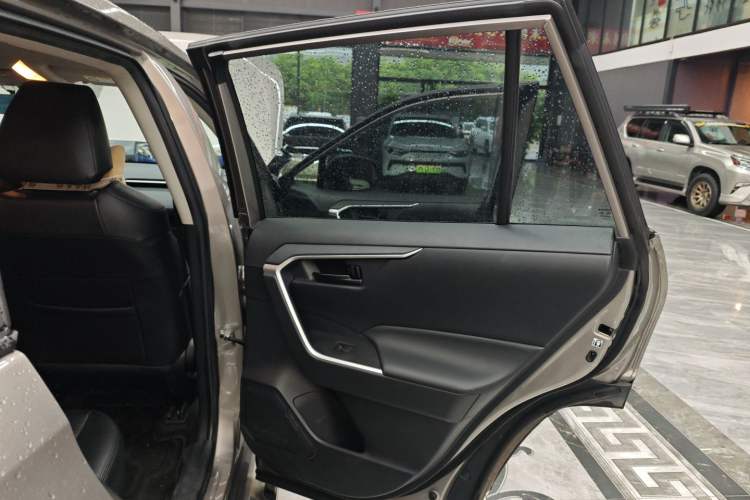 Used Toyota RAV4 2021 2.0L CVT Two-Wheel Drive Urban Edition
