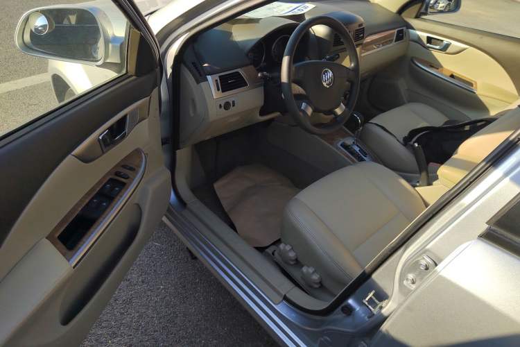 Used Buick Excelle 2015 1.5L Automatic Classic Model
