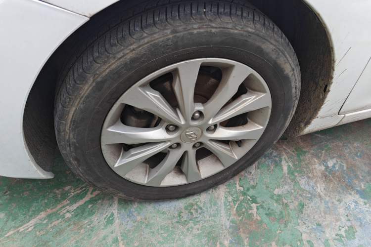 Used Hyundai Elantra (5th Generation / Langdong) 2016 1.6L Automatic Smart Version
