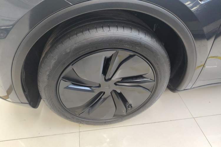 Used Tesla Model Y 2025 Rear-Wheel-Drive Version