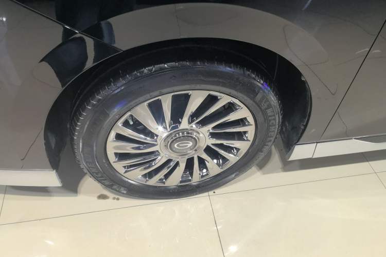 Used GAC Trumpchi M8 2023 Zongshi Series Dual-Motor Supreme Edition