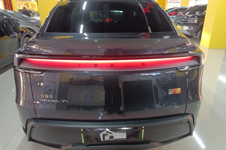 Used Tesla Model Y 2025 Rear-Wheel-Drive Version
