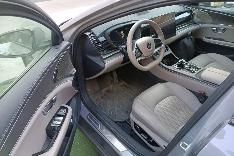 Used BYD Han 2025 EV with 701 km of Laser Radar-Enabled Intelligent Driving
