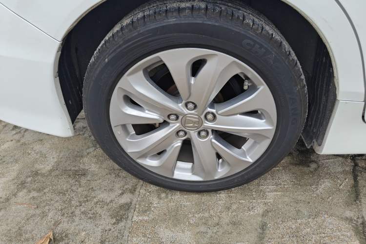 Used Honda Jade 2017 1.8L Automatic Classic Edition 5 seats
