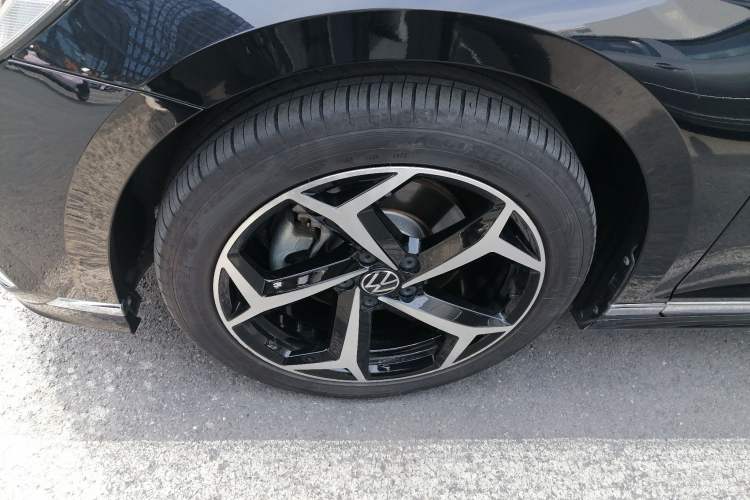 Used Volkswagen Magotan 2023 2 Million Units Limited Edition 330TSI DSG Leading Version
