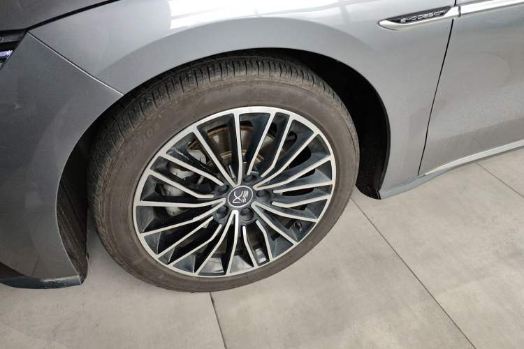 Used BYD Han 2020 EV Long-Range Luxury Model
