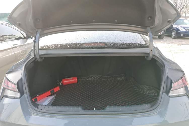 Used Hyundai Elantra 2021 1.5L CVT LUX Prestige Edition
