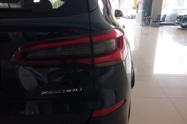 Used BMW X5 2022 Restyled xDrive 30Li Luxury Version M Sport Package