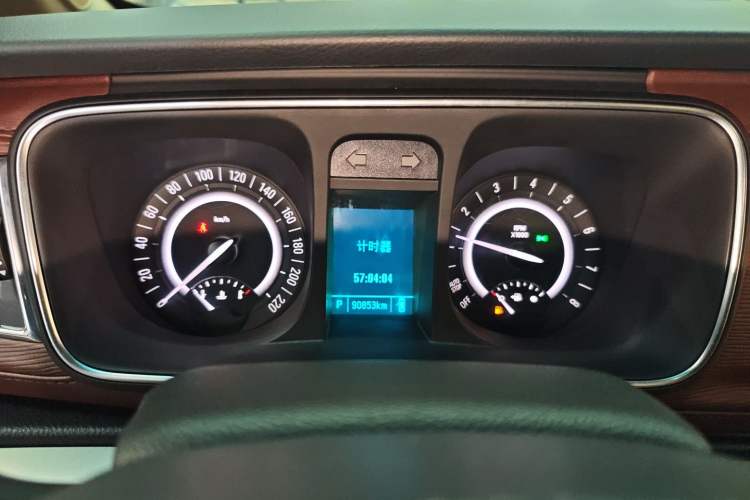 Used Buick GL8 2018 28T Luxury Model China VI Standard