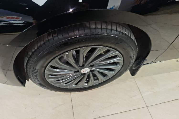 Used Buick LaCrosse 2025 28T Platinum Edition
