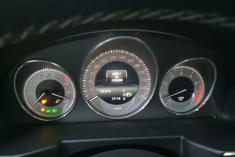 Used Mercedes-Benz GLK-Class 2013 GLK 300 4MATIC Dynamic Sunroof Model
