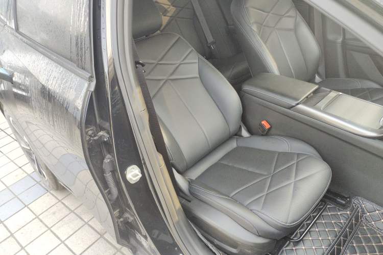 Used  L6 2024 125km PLUS Dragon Edition