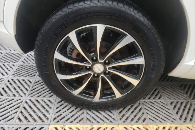 Used Zotye SR7 2016 1.5T CVT Cube Heart Edition China V Standard
