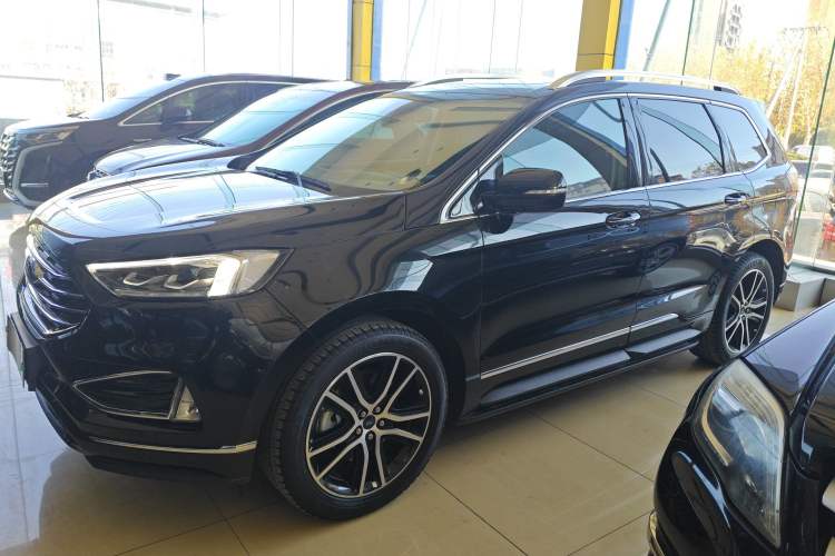 Used Ford Edge 2020 EcoBoost 245 Two-Wheel Drive Titanium 7-Seater
