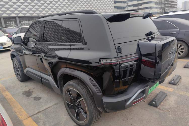 Used  Titanium 3 2025 501 km All-Wheel Drive Intelligent Driving Max Edition