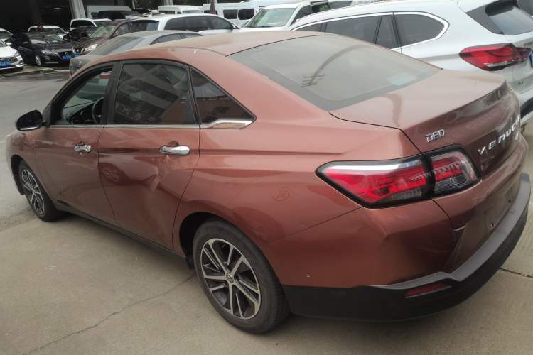 Used Venucia D60 2018 1.6L CVT Smart Connect Elite Edition

