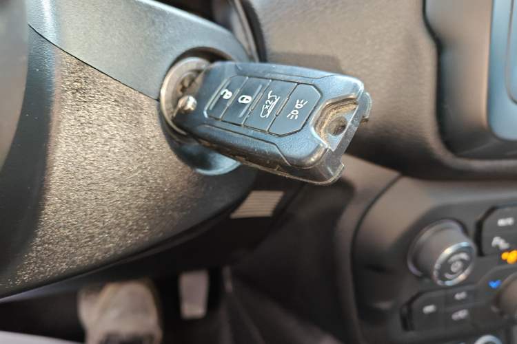 Used  Renegade 2018 Connected Large Screen Version 180T Automatic High-Energy Edition