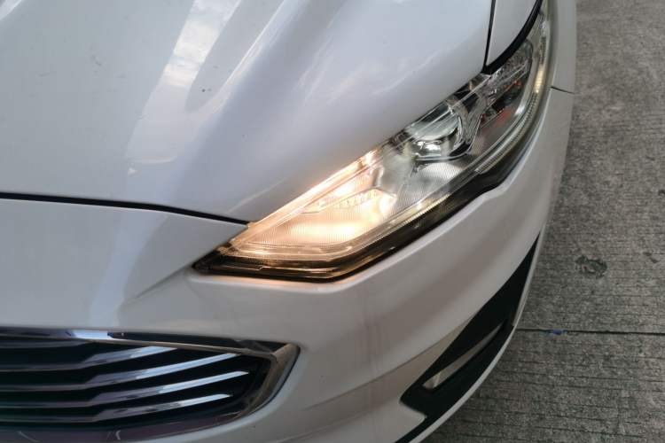 Used Ford Mondeo 2018 EcoBoost 180 Smart Control Fashion Model China V Standard
