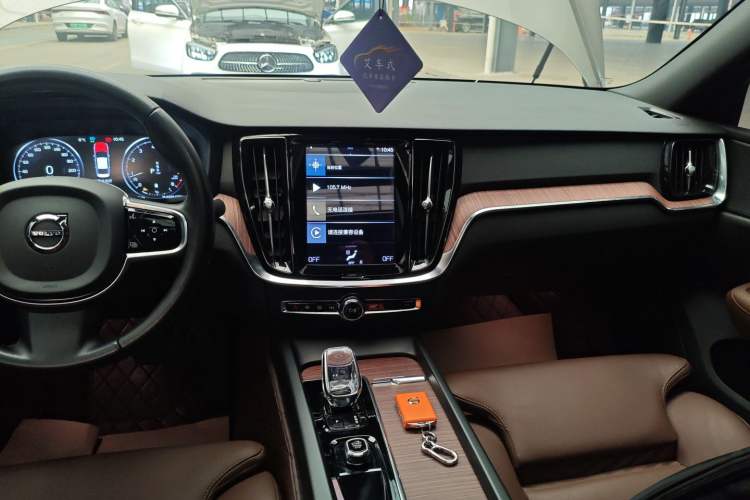 Used Volvo S60 2022 B4 Zhiyuan Luxury Edition
