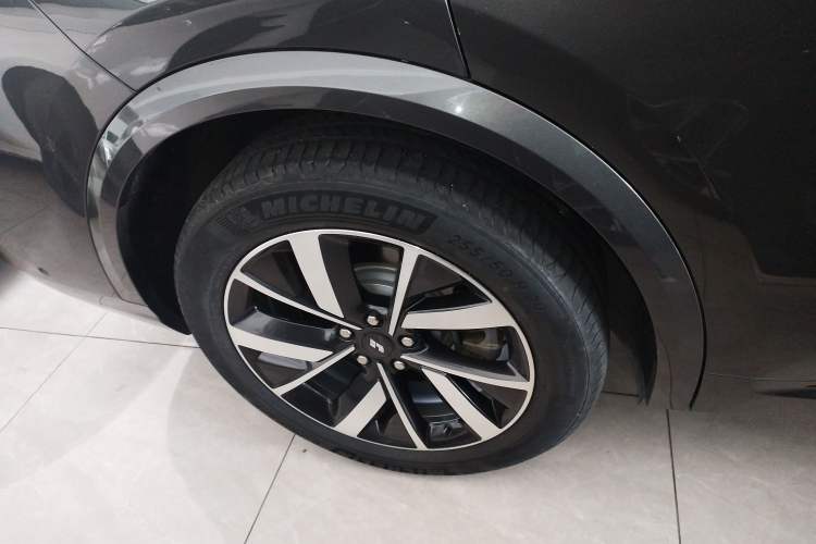 Used Li Auto L8 2023 Pro Model
