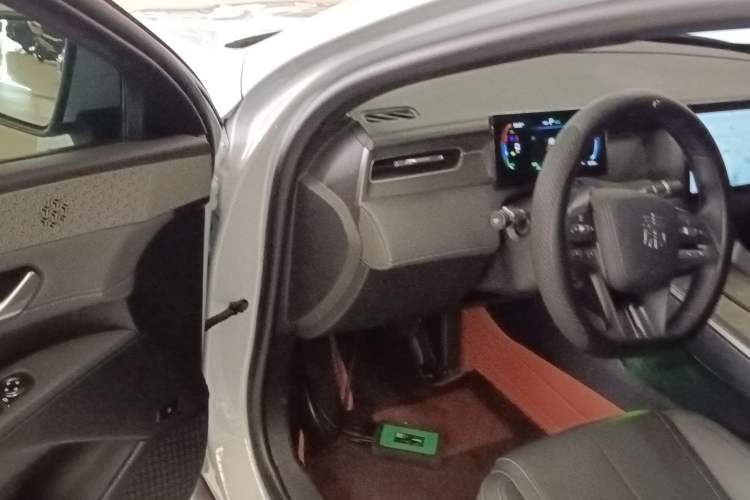 Used BYD Qin PLUS 2025 DM-i Smart Drive 55KM Leading Model
