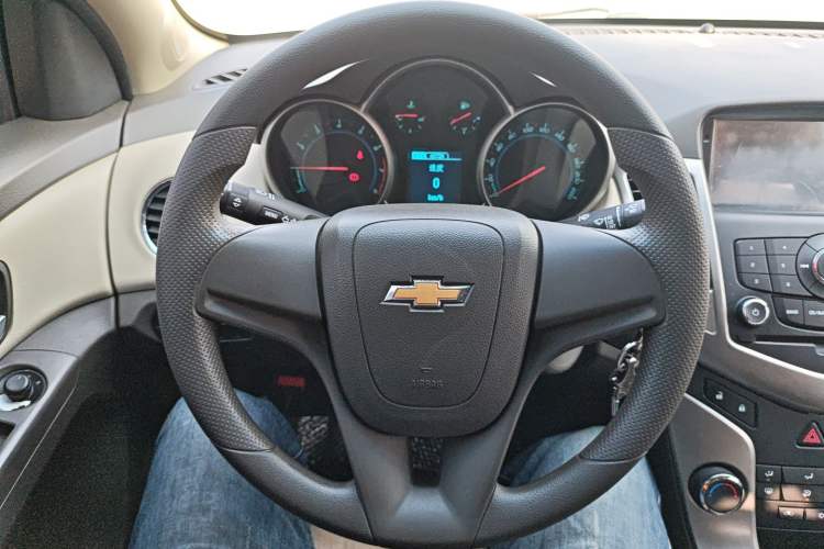 Used Chevrolet Cruze 2015 1.5L Classic SL MT
