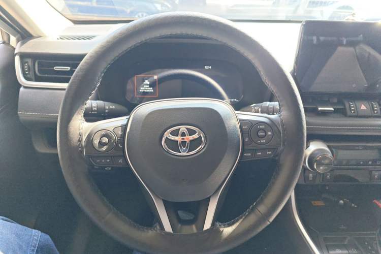 Used Toyota RAV4 2023 2.0L CVT Two-Wheel Drive 20th Anniversary Platinum Edition
