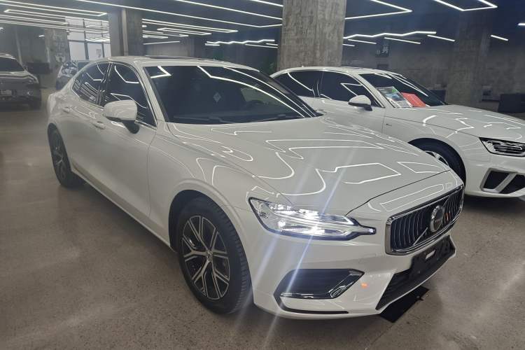 Used Volvo S60 2025 B4 Zhiyi Luxury Edition
