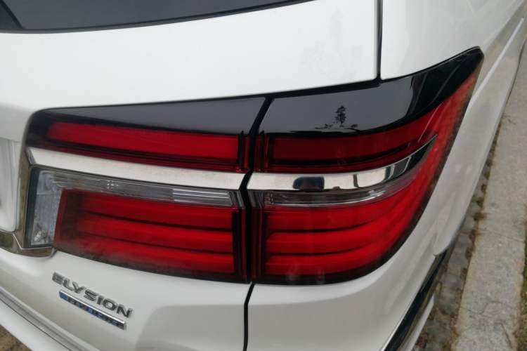 Used Honda Elysion 2019 2.0L Hybrid Supreme Edition
