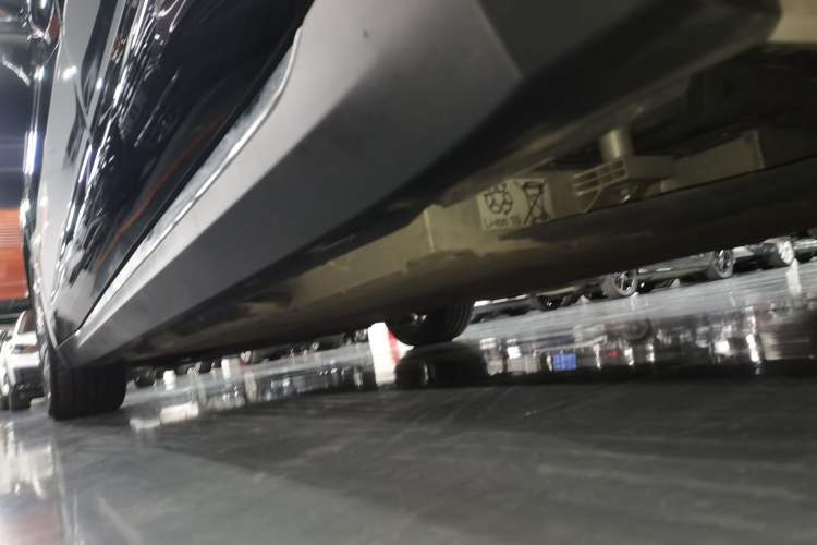 Used Hongqi E-QM5 2022 431 km Charge & Enjoy Edition
