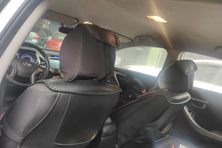 Used Hyundai Elantra 2015 1.6L Automatic Fashion Model