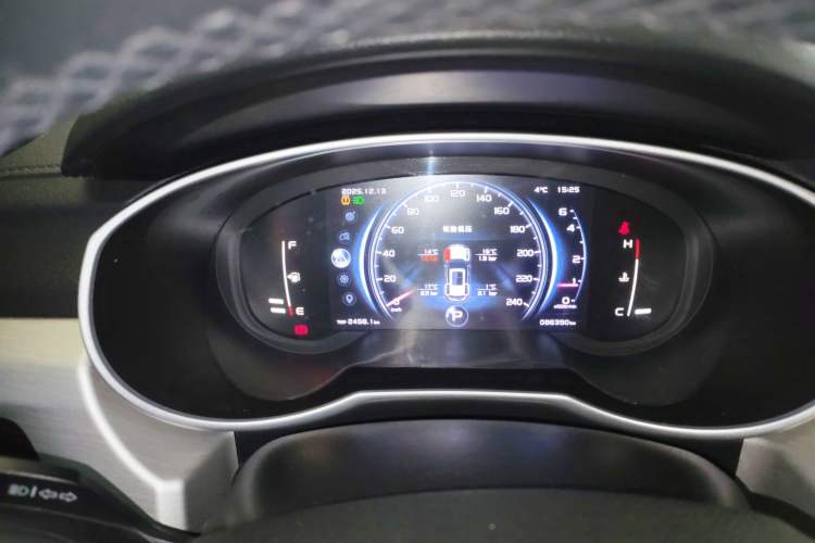 Used Geely Auto Emgrand X7 Sport 2018 1.8TD Automatic Two-Wheel Drive Smart Connect 4G Internet Edition
