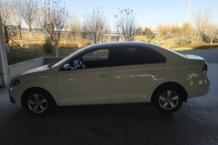 Used Volkswagen Santana 2016 1.4L Manual Fashion Edition
