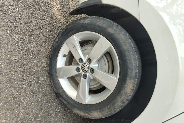 Used Volkswagen Santana 2015 1.6L Manual Comfort Edition
