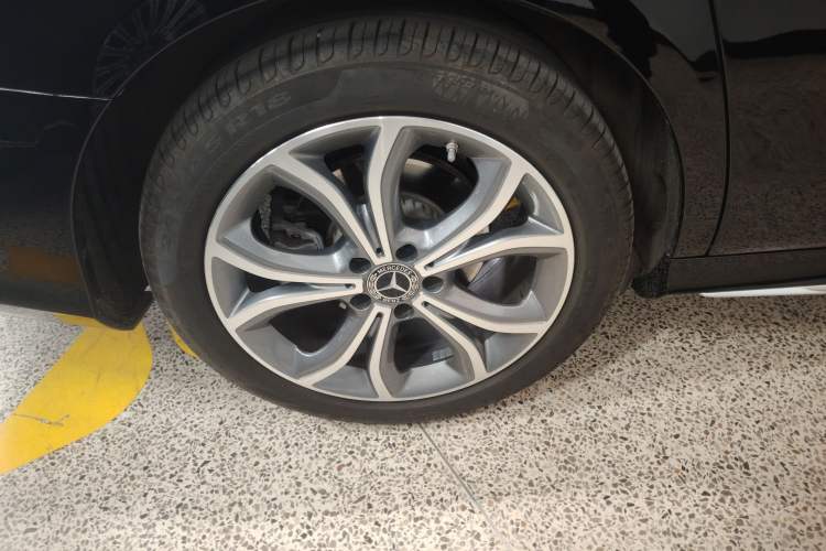 Used Mercedes-Benz E-Class 2021 Restyled E 300 L Sporty and Stylish Edition
