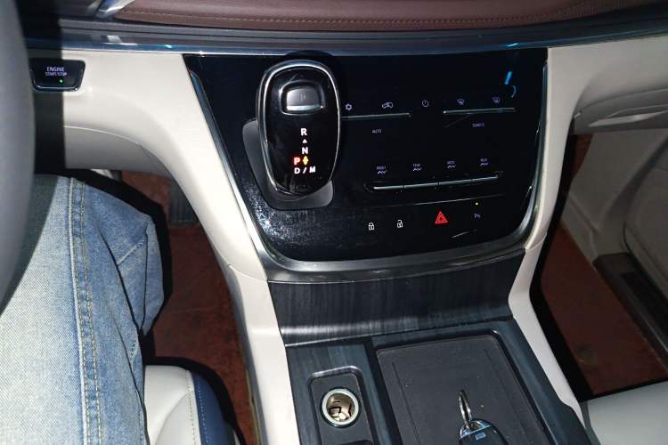 Used Buick GL8 2020 Land Cruiser Executive Class 652T Comfort Model
