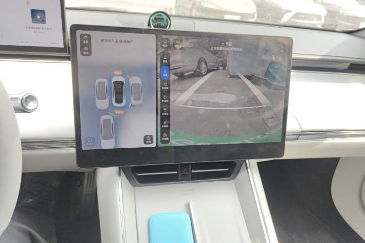 Used Hima Luxeed S7 2025 855 km Max
