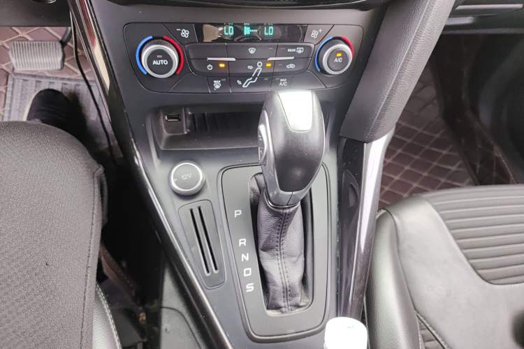 Used Ford Focus 2017 Hatchback 1.6L Automatic Fashion Edition Smart Drive Version