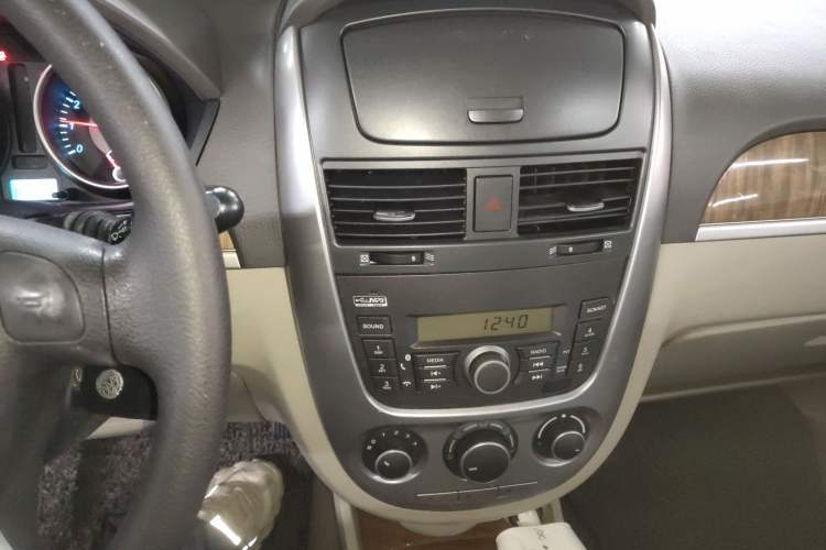 Used Buick Excelle 2015 1.5L Automatic Classic Model
