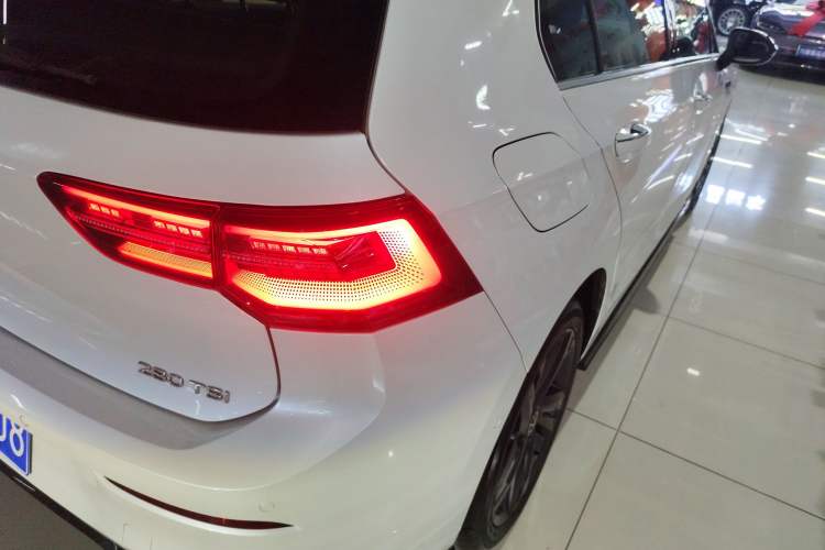 Used Volkswagen Golf 2023 Facelift 280TSI DSG R-Line Lite
