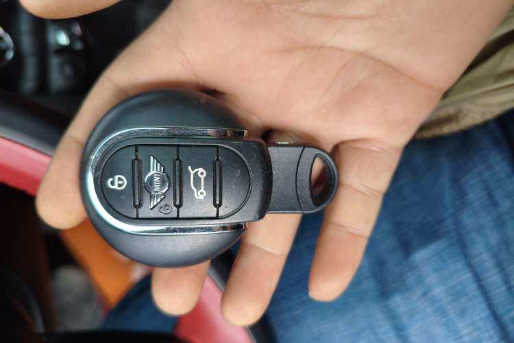 Used  MINI 2018 1.5T COOPER Classic Edition Five-Door Version
