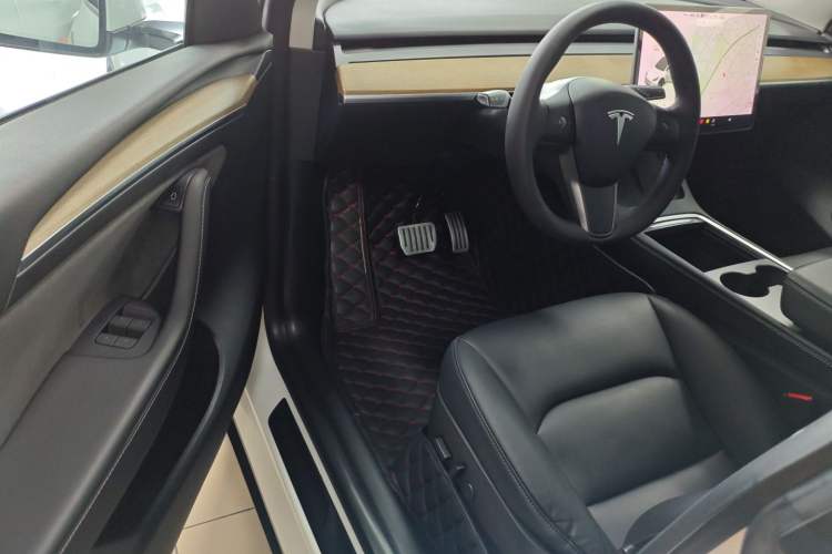 Used Tesla Model Y 2021 Long-Range All-Wheel-Drive Version 3D7