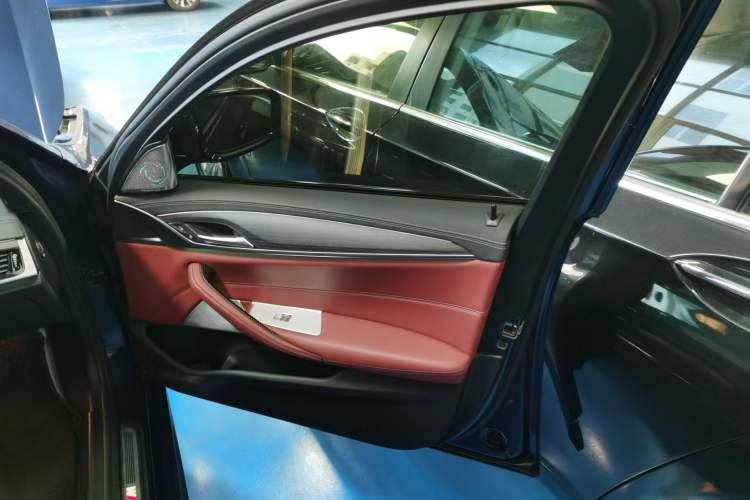 Used BMW 5 Series 2022 Restyled 530Li Leading Edition M Sport Package
