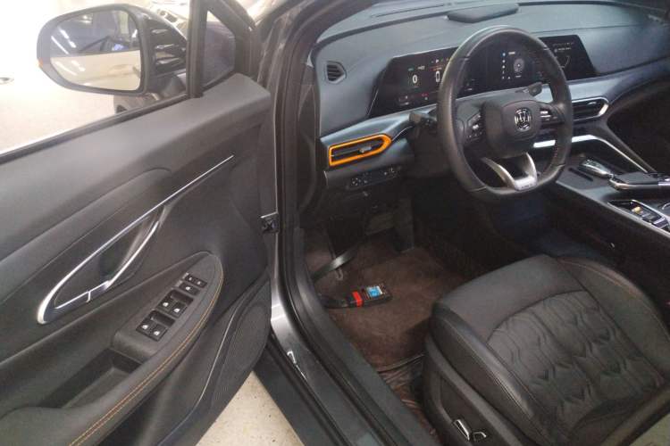 Used Changan UNI-T 2022 2.0T Prestige Version
